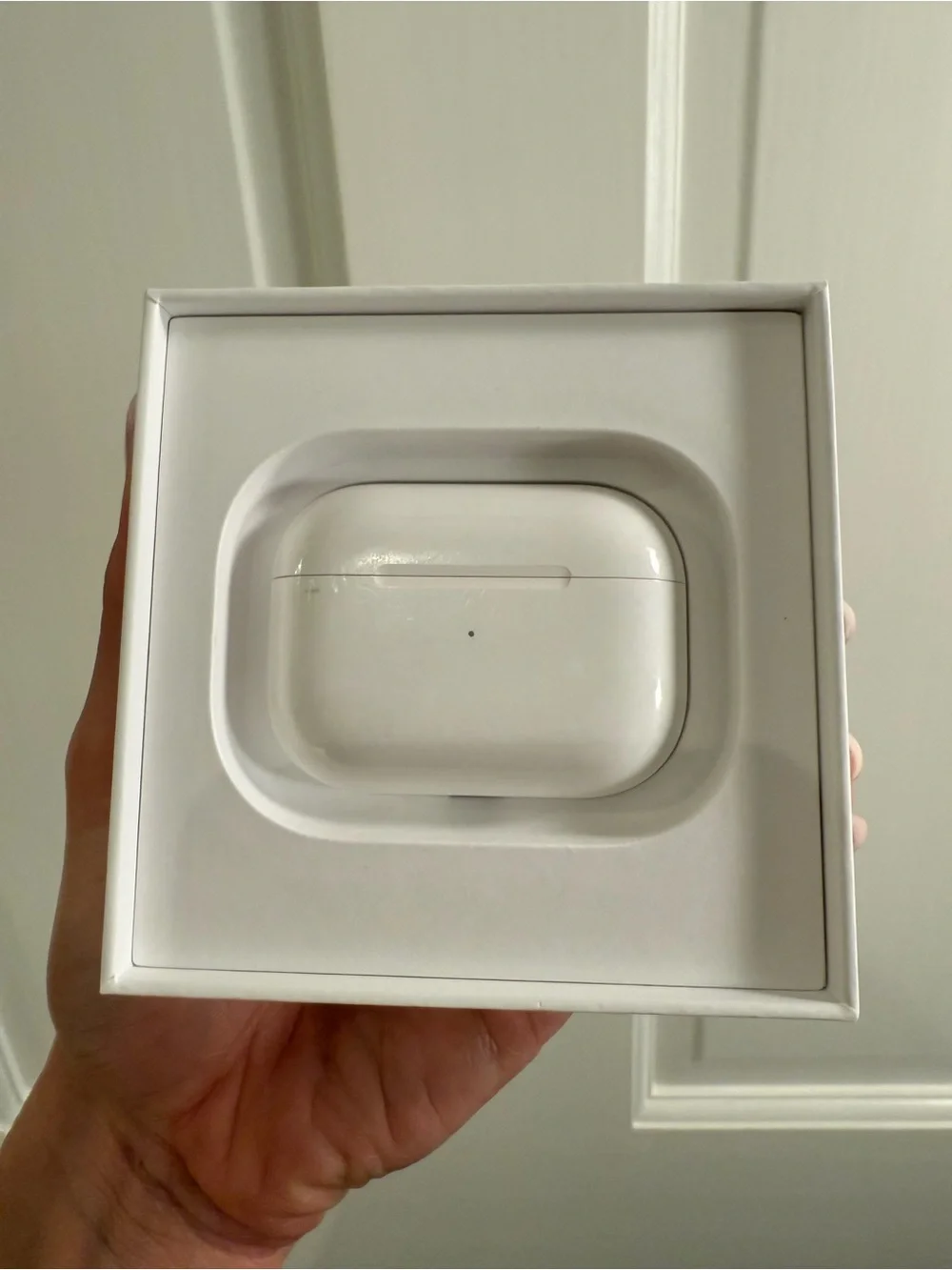 Apple AirPods Pro (2nd generation), includes box, charging case and charger!